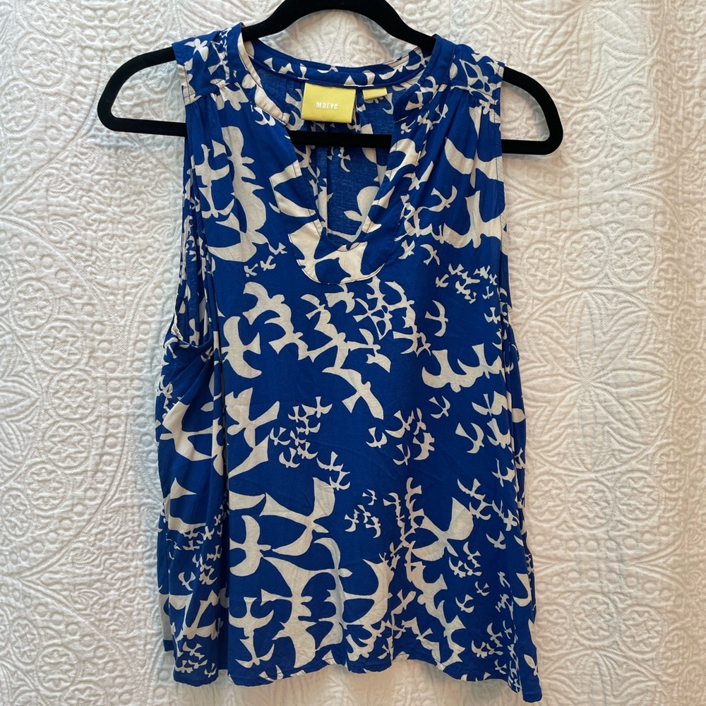 Maeve Anthropologie blue and white bird sleeveless blouse. Size 12.